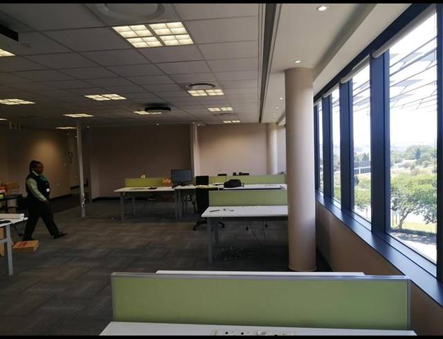 BUSINESS PROPERTY TO RENT IN WOODMEAD